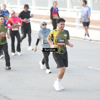 Runner Photo 6827678