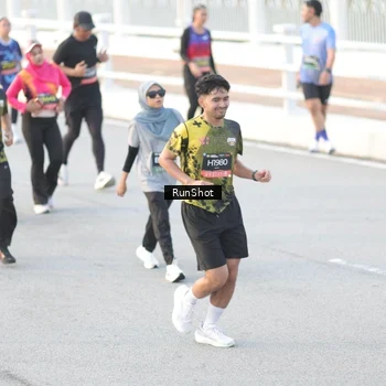 Runner Photo 6827679