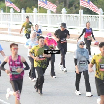 Runner Photo 6827682