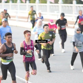 Runner Photo 6827684