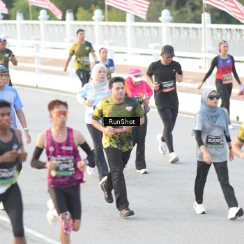 Runner Photo 6827685