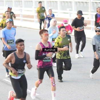 Runner Photo 6827687