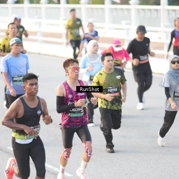 Runner Photo 6827695