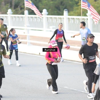 Runner Photo 6827696