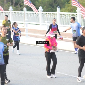 Runner Photo 6827704