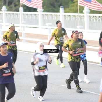 Runner Photo 6827716