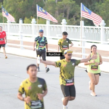 Runner Photo 6827718