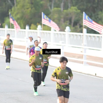 Runner Photo 6827811