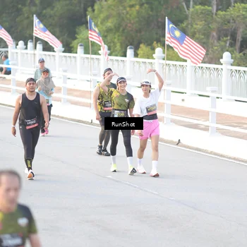 Runner Photo 6827848