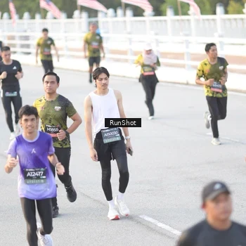 Runner Photo 6827903