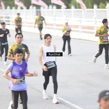 Runner Photo 6827905