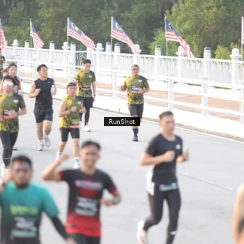 Runner Photo 6827940