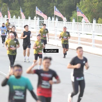 Runner Photo 6827942