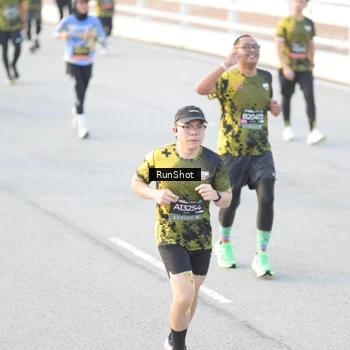 Runner Photo 6827970