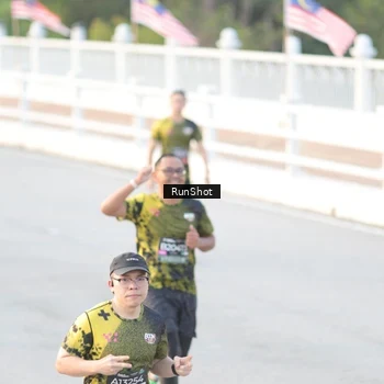 Runner Photo 6827971