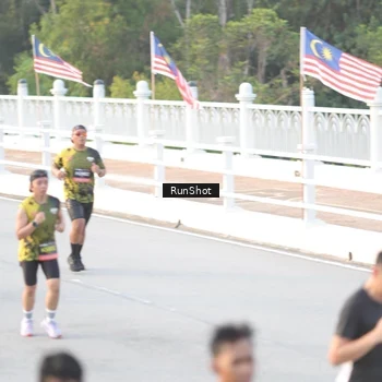 Runner Photo 6827975