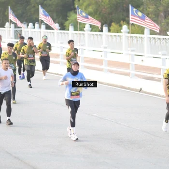 Runner Photo 6827979