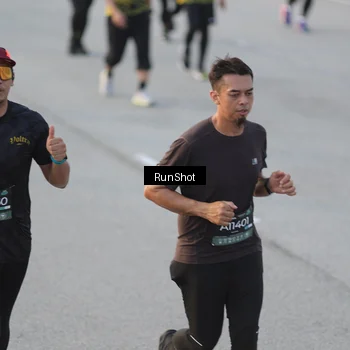 Runner Photo 6827998