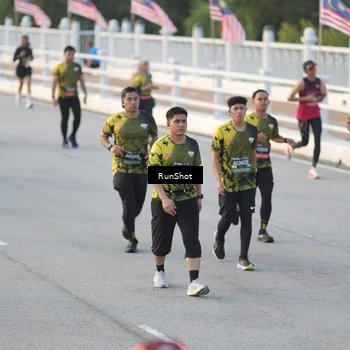 Runner Photo 6828015