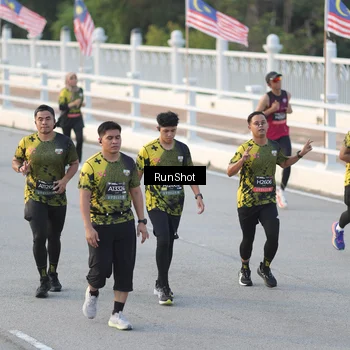 Runner Photo 6828022