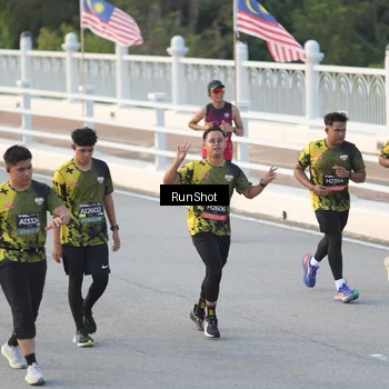 Runner Photo 6828023