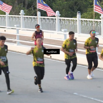 Runner Photo 6828027