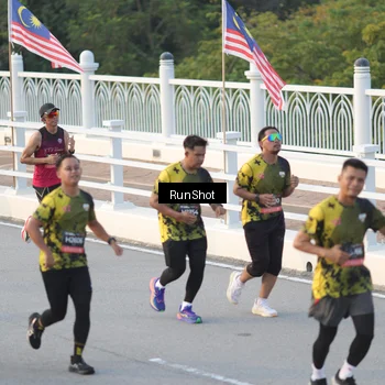 Runner Photo 6828030