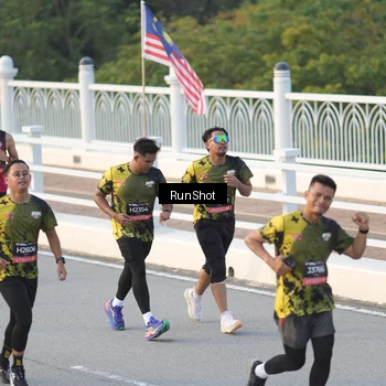 Runner Photo 6828032