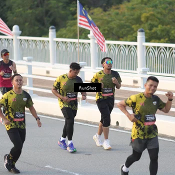Runner Photo 6828033