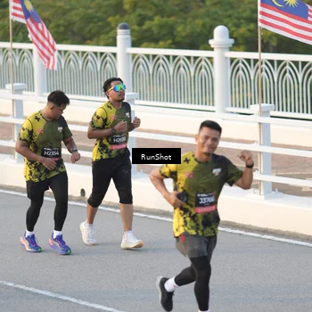 Runner Photo 6828034