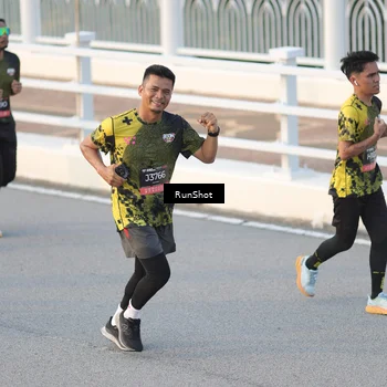 Runner Photo 6828042