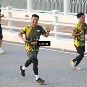 Runner Photo 6828043