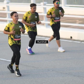 Runner Photo 6828048