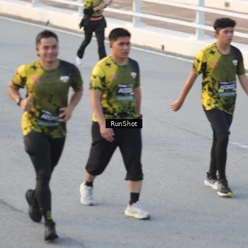 Runner Photo 6828049