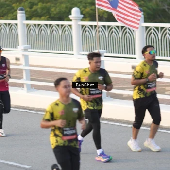Runner Photo 6828051