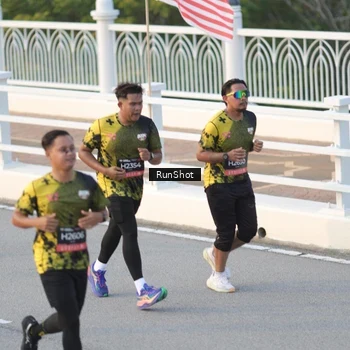 Runner Photo 6828054