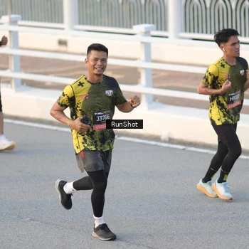 Runner Photo 6828057