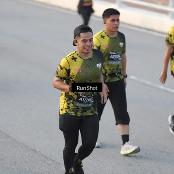 Runner Photo 6828064
