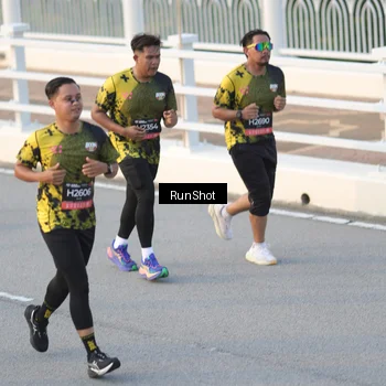 Runner Photo 6828071