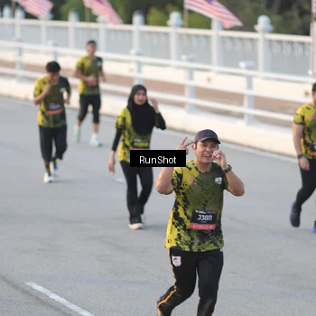 Runner Photo 6828101