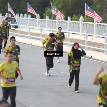 Runner Photo 6828105
