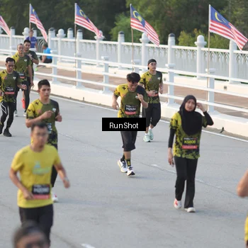 Runner Photo 6828106