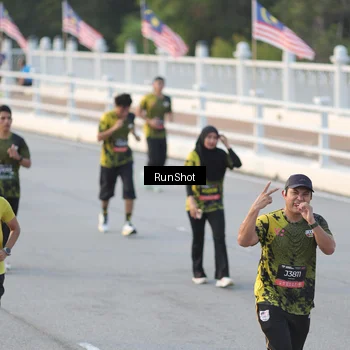 Runner Photo 6828108