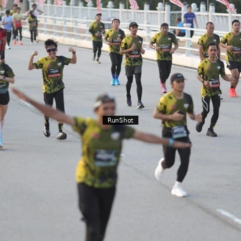 Runner Photo 6828124
