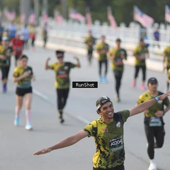 Runner Photo 6828128