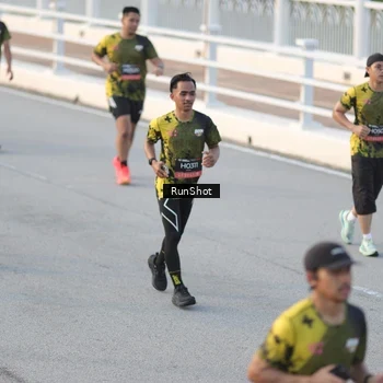 Runner Photo 6828160