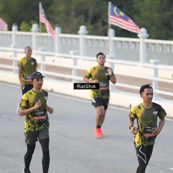 Runner Photo 6828167