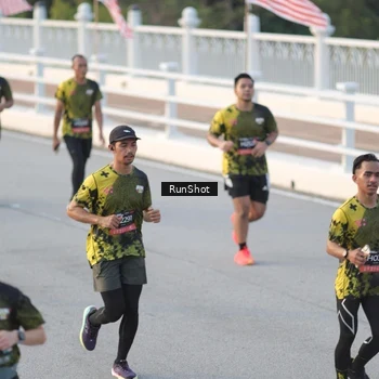 Runner Photo 6828169