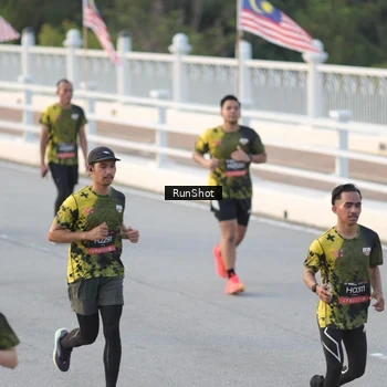 Runner Photo 6828170