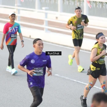 Runner Photo 6828171